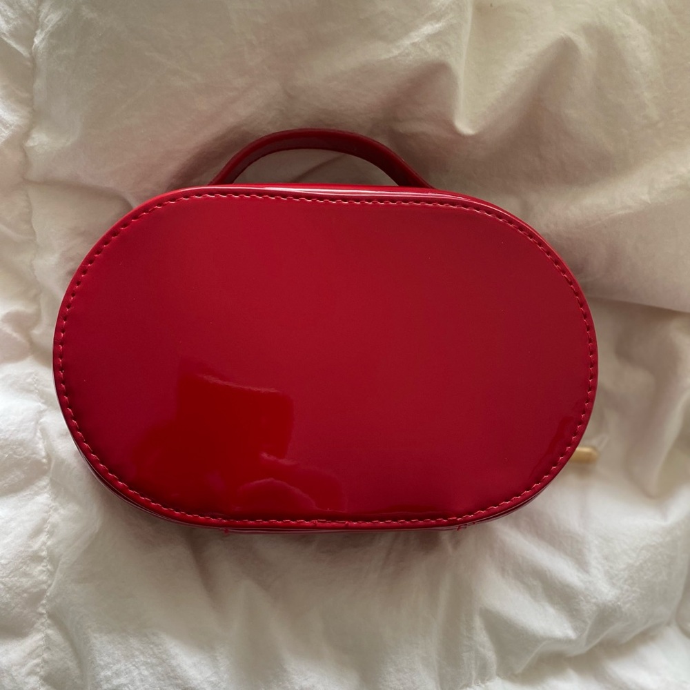 Dior Red Patent Cosmetic Bag with Embossed Logo - Picture 4 of 6